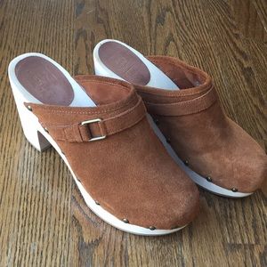 Brown clogs
